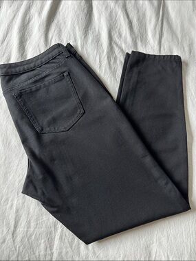 Code Bleu Black Cropped Ankle Pants